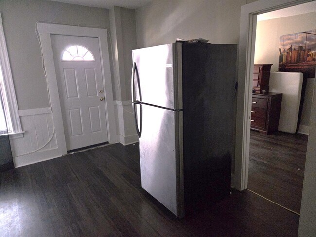 Building Photo - 19 Lunenburg St