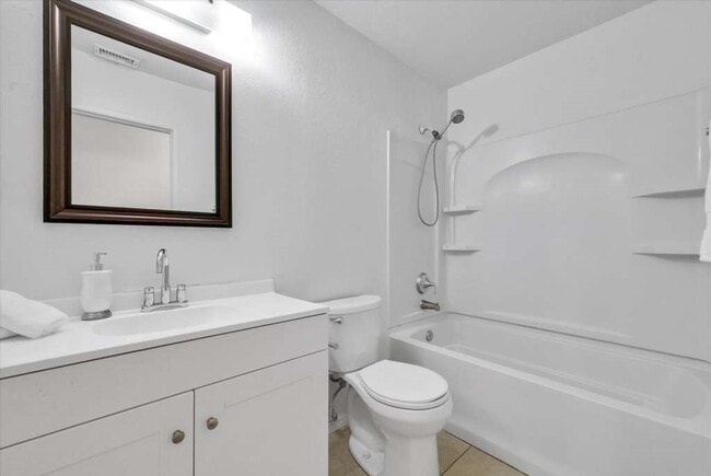 Building Photo - 13388 Wisteria Pl