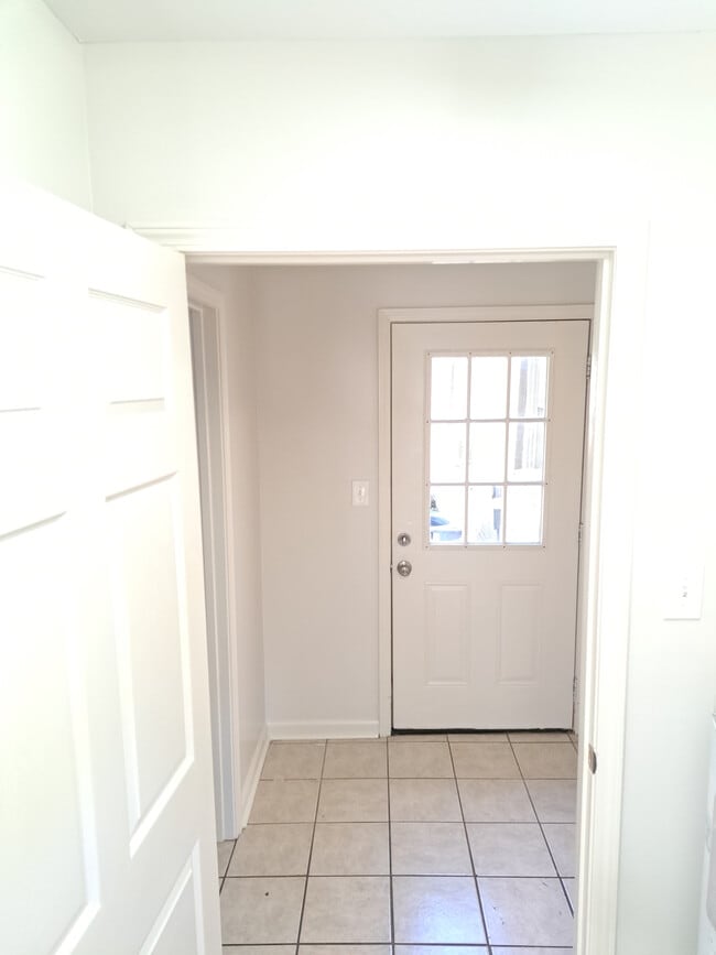 Building Photo - 902 Oaklawn Ave