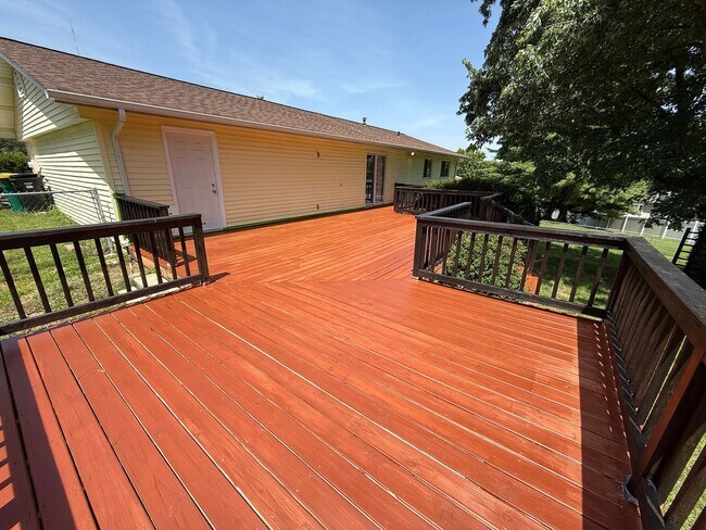 Building Photo - 5360 Glencullen Way