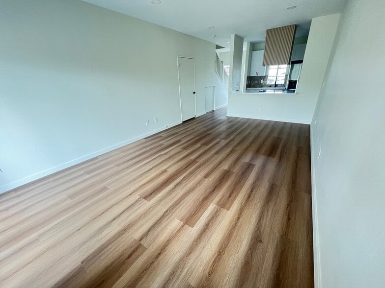 Building Photo - 94-690-690 Lumiauau St