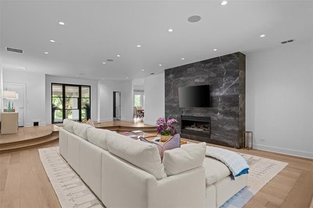 Building Photo - 6117 Merrymount Rd