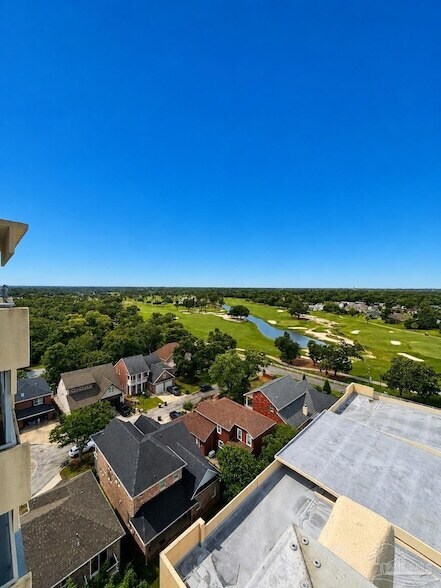 Building Photo - 825 Bayshore Dr