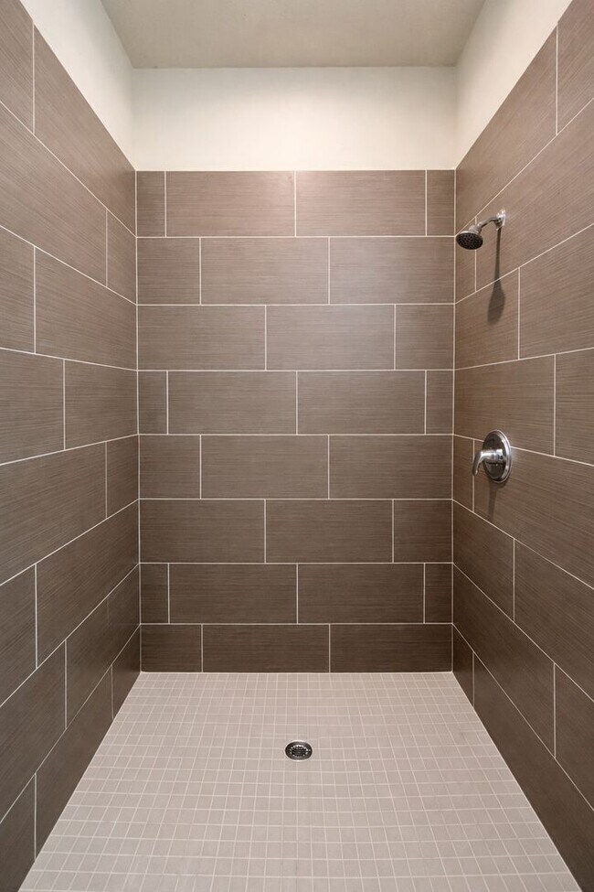 Building Photo - 3221-3409 SW 8th Pl