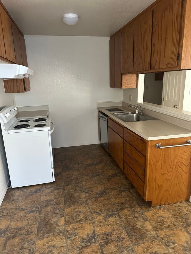 Primary Photo - 2508 Standiford Ave
