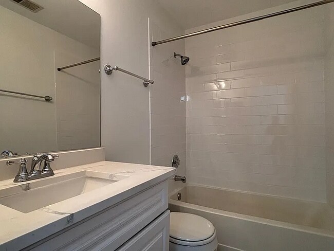 Building Photo - 335 Glen Leven Ct