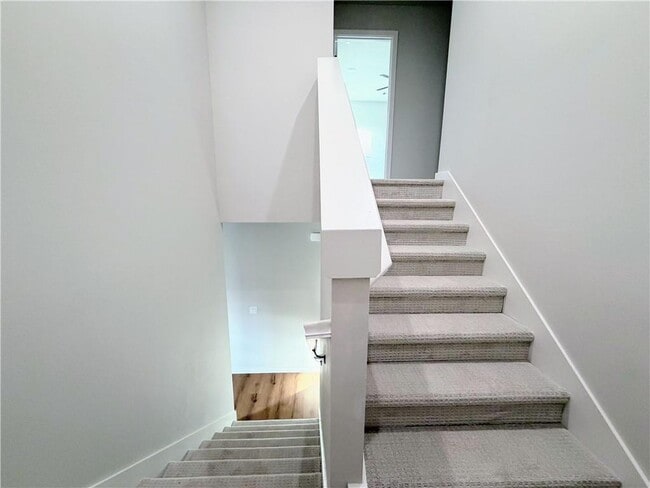 Building Photo - 531 Cosmos St