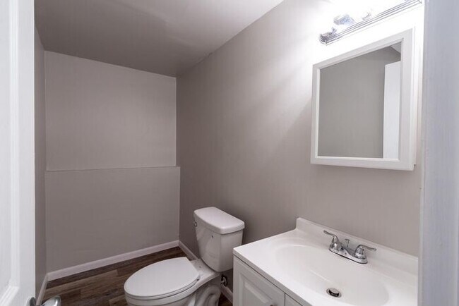 Building Photo - 3821 N Wittfield St