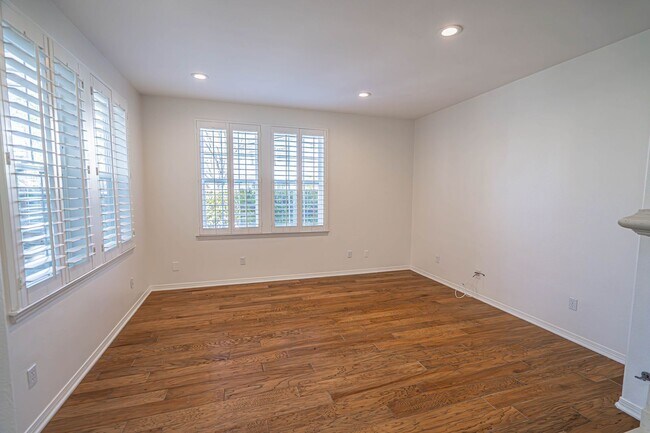 Building Photo - 23932 Windward Ln