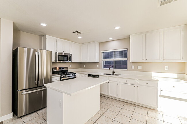 Building Photo - 217 Bella Matese Ave