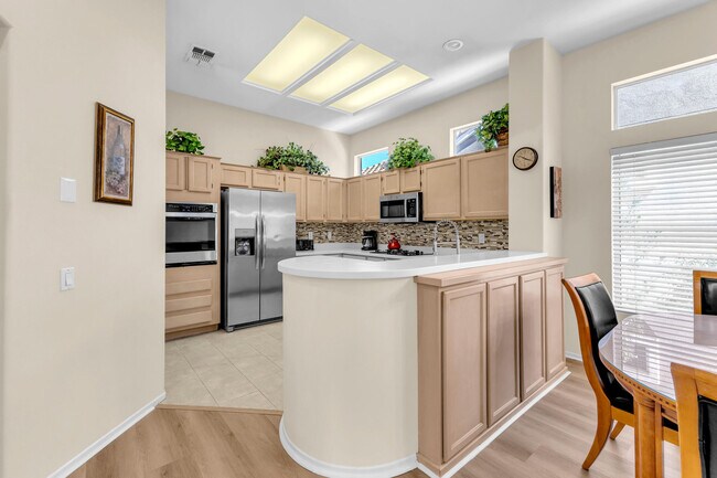 Building Photo - 37468 Westridge Ave