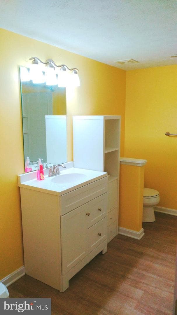 Building Photo - 43017 Fairgrounds Rd