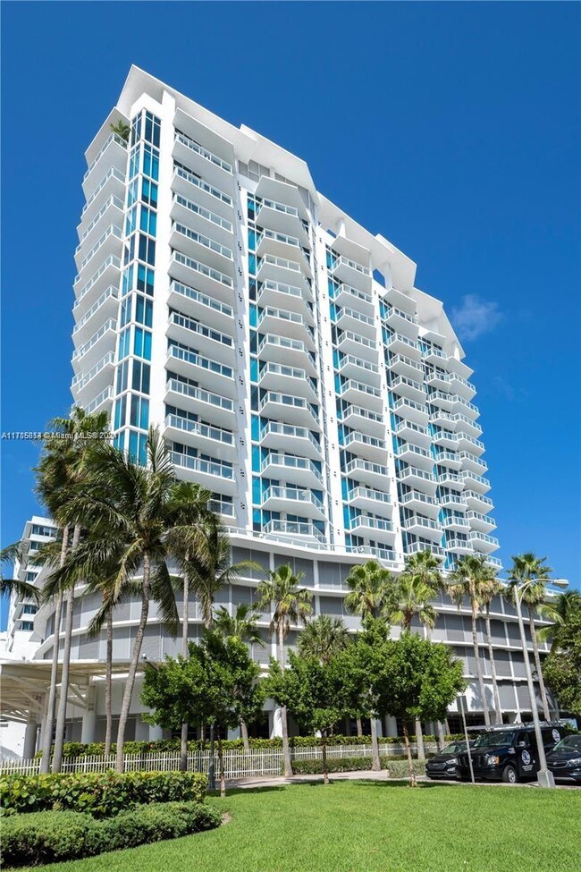 Building Photo - 6515 Collins Ave