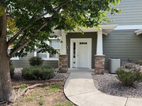 Building Photo - Stylish Modern Condo at The Timbers