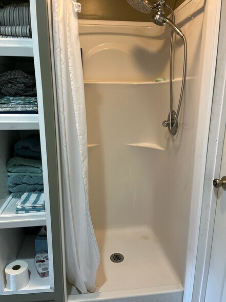 New shower on the lower level - 10426 Vistula Rd