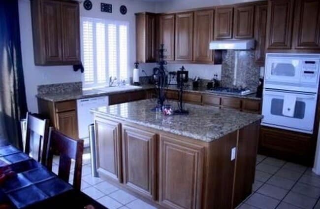 Building Photo - 27955 Alta Vista Ave