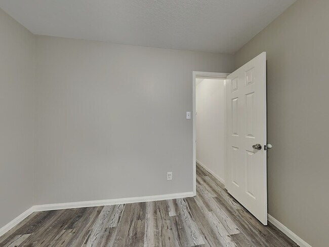 Building Photo - 22506 Spence Park Ct