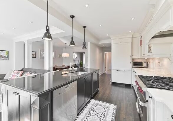 Building Photo - 7039 San Pedro Ave