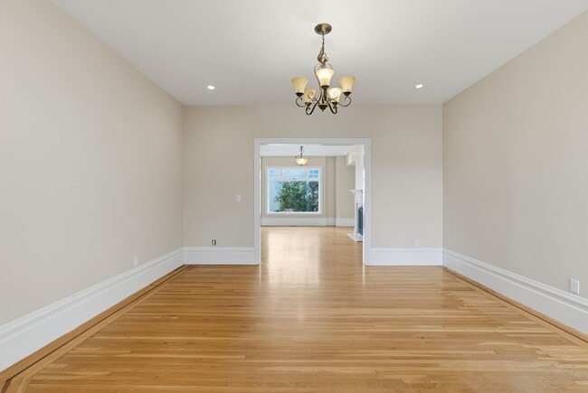 Building Photo - San Francisco Charm with Modern Upgrades