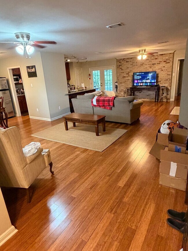 Building Photo - Spacious 3BD/2BA Single Family Home in Metairie.