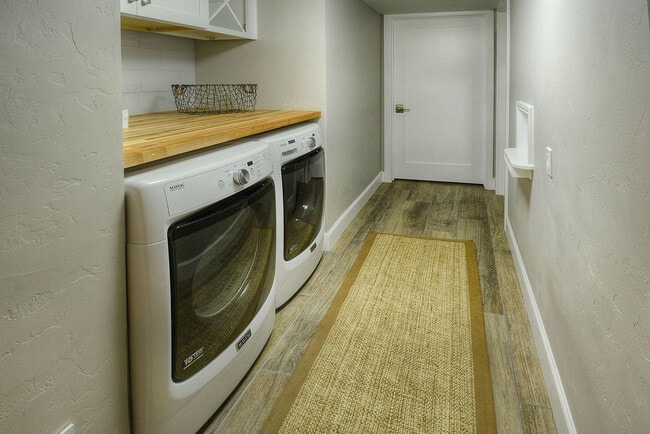 Building Photo - PRELEASE FOR AUGUST 2026 - Gorgeous Brick ...