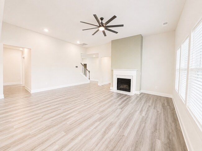 Building Photo - 404 Cattail Holw Wy