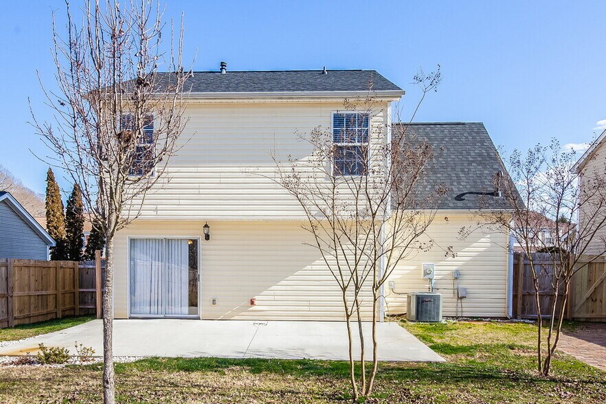 Building Photo - 125 Camforth Dr