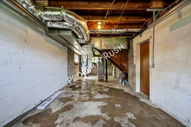 Building Photo - 424 Hedgewood Dr