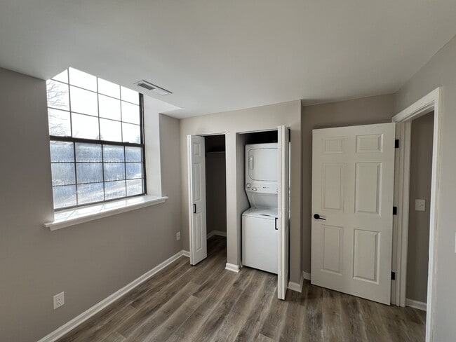 Building Photo - 15 Prospect St