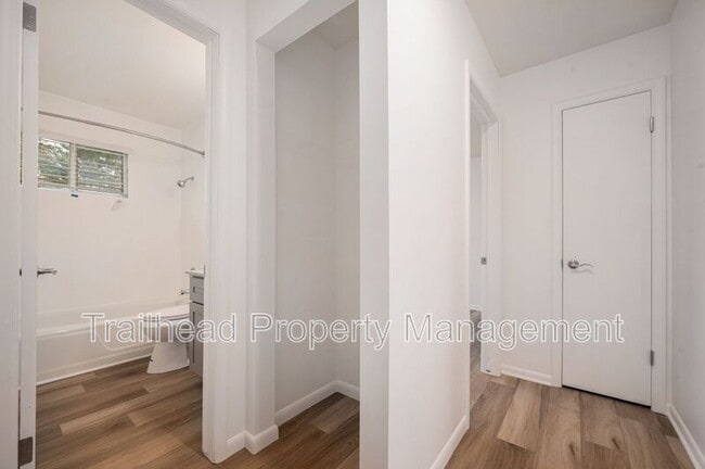 Building Photo - 7801 W 83rd St