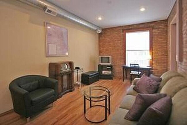 Building Photo - 1 bedroom in Chicago IL 60613