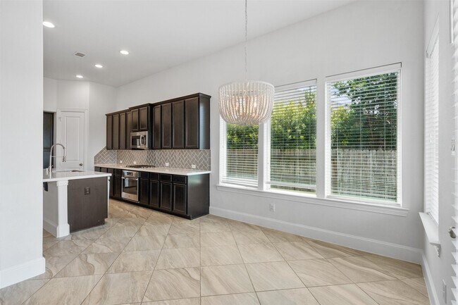 Building Photo - 752 Mayhill Ridge Ln