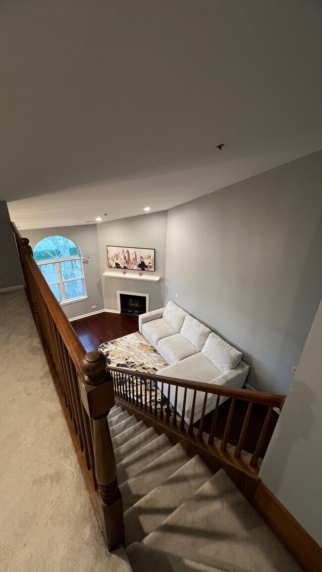 Building Photo - 475 Scots Dr