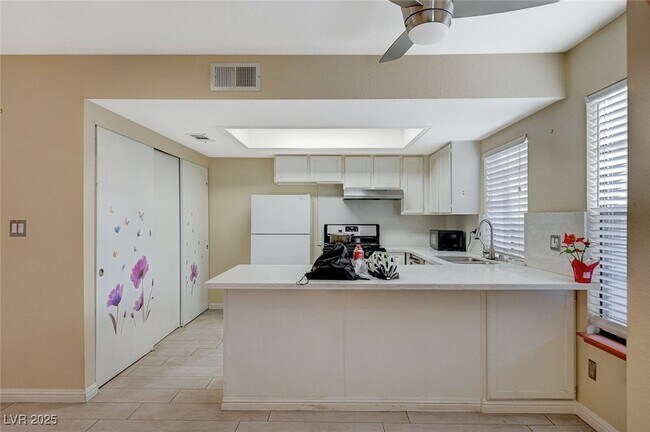 Building Photo - 5923 Laredo St