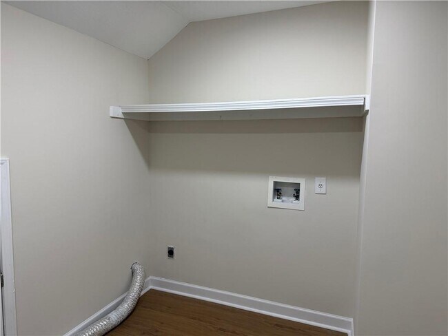 Building Photo - 2210 Concord Square Dr NE