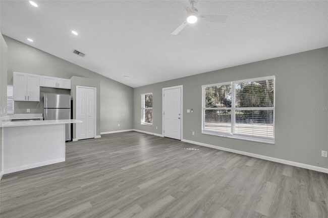 Building Photo - 782 LINCOLN Pky