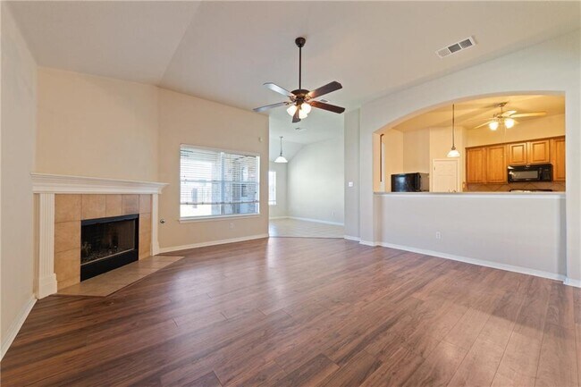 Building Photo - 4507 Western Lake Dr