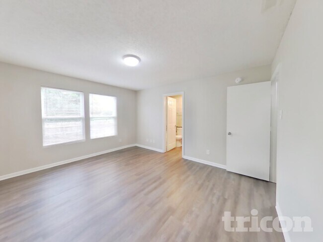 Building Photo - 10818 Wymm Ln