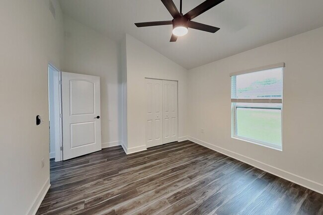 Building Photo - 1765 Naftal Rd