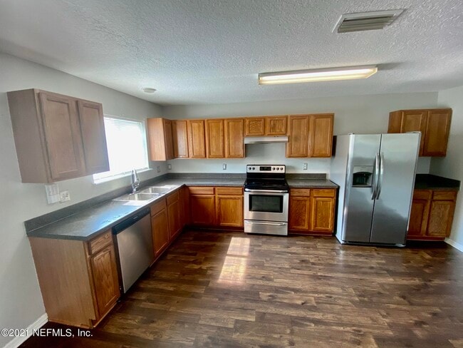 Building Photo - 7147 Newman Lake Ct