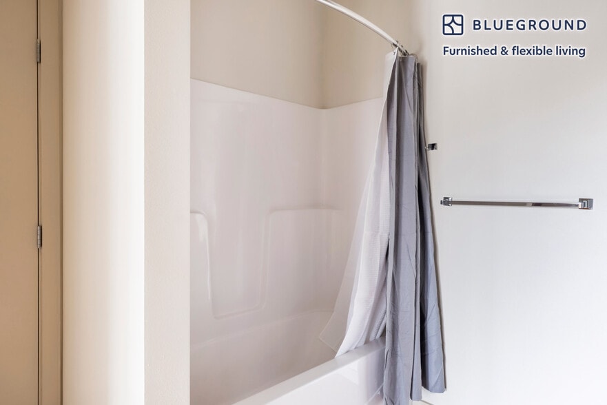 Building Photo - 8300 160th Ave NE