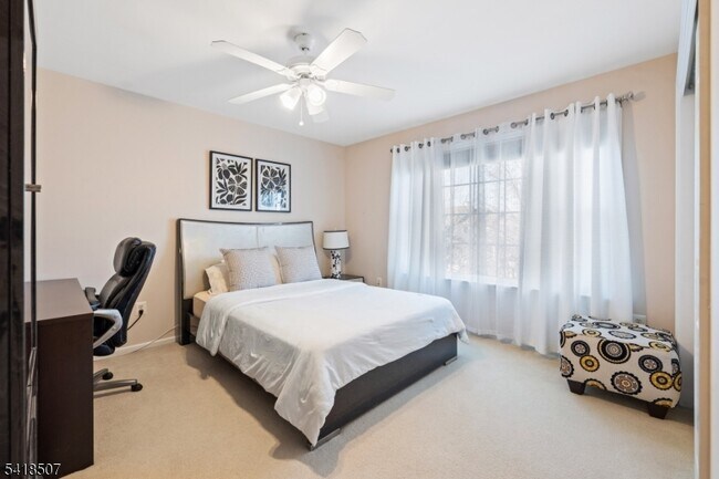 Building Photo - 29 Newell St