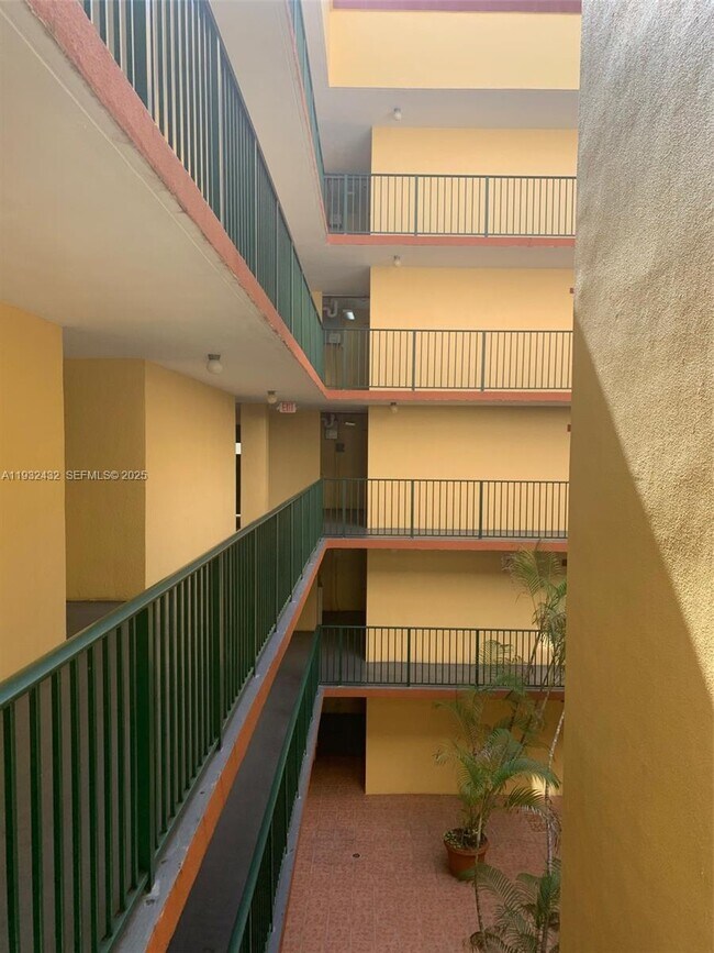 Building Photo - 546 SW 1st St