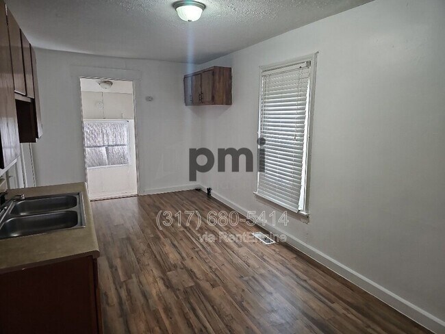 Building Photo - 835 S Old US Hwy 31