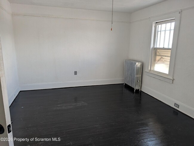 Building Photo - 1733 Bundy St