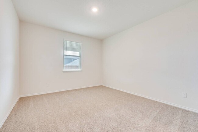 Building Photo - 2014 Crested Jay Dr