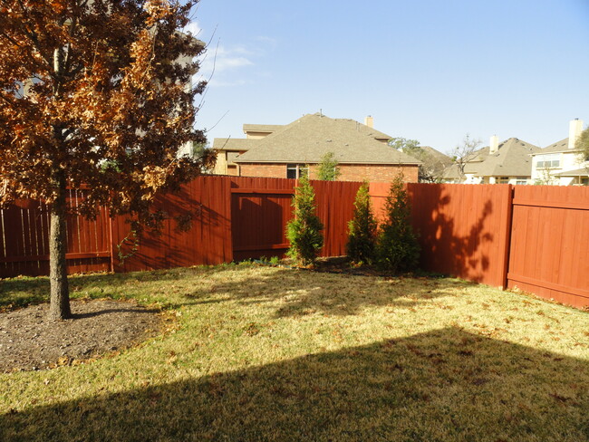Building Photo - 10024 Lisi Anne Dr