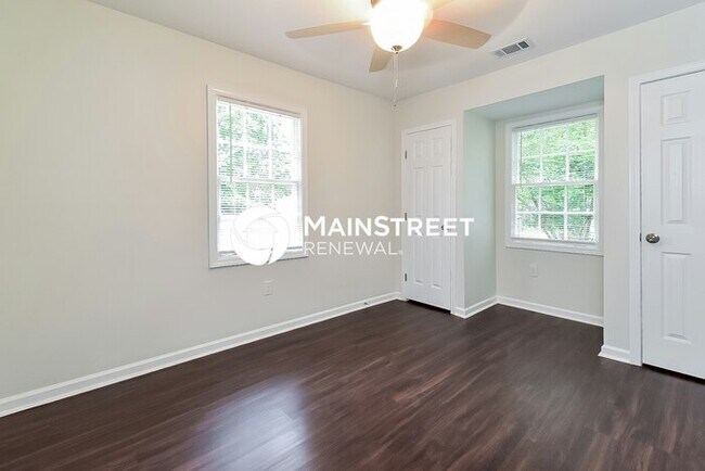 Building Photo - 3 Bedroom Pet-Friendly Home in Memphis, TN with Main Street Renewal