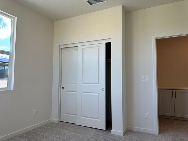 Building Photo - 2957 W Lincoln Ave