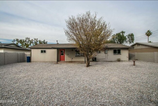 Building Photo - Beautiful remodel home near ASU